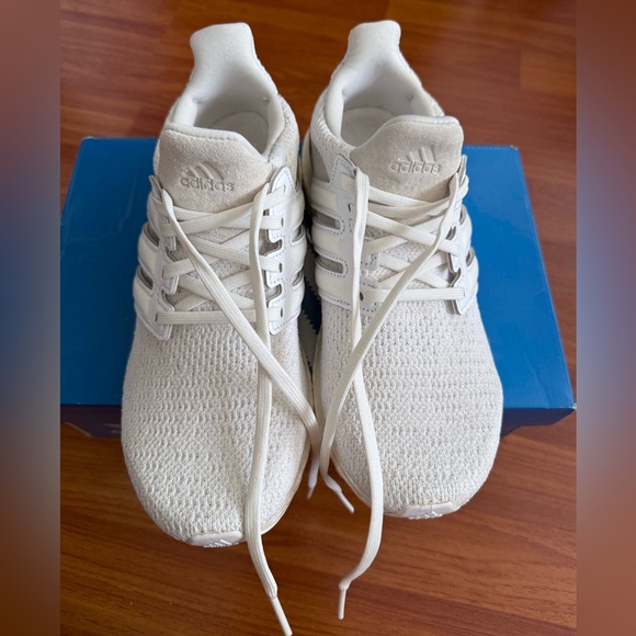 Adidas Ultraboost 5.0 DNA running shoes - Picture 2 of 6